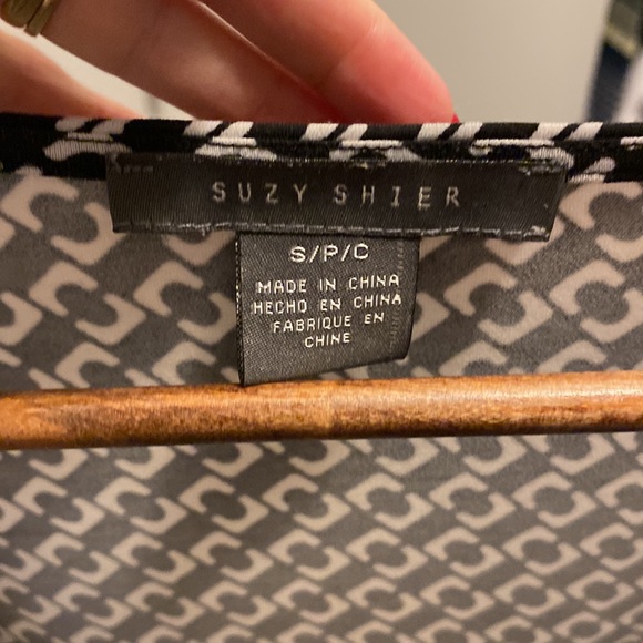 Nice blouse - Picture 3 of 3